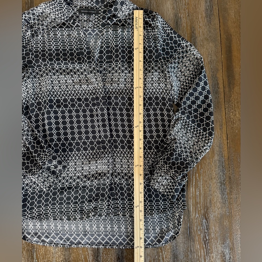 Banana Republic Women’s Black and Cream Geometric Long Sleeve Top Blouse Size S - Picture 6 of 9